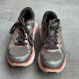 Hoka One Women’s Clifton 2 Running Shoes, size 6.5